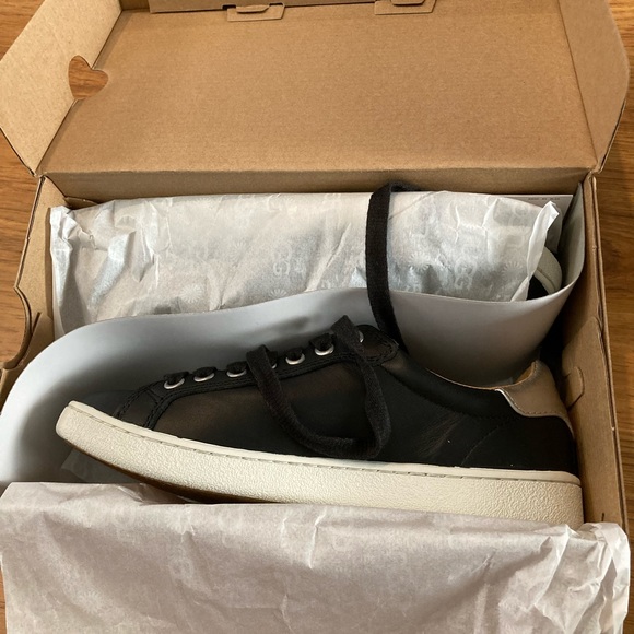 UGG Milo sneakers size 6. NIB - Picture 7 of 11